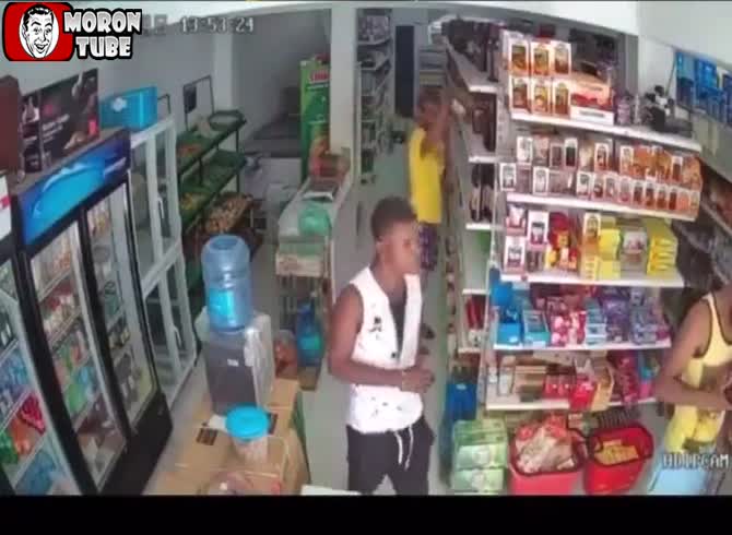 Video :Some people are not meant to fly!